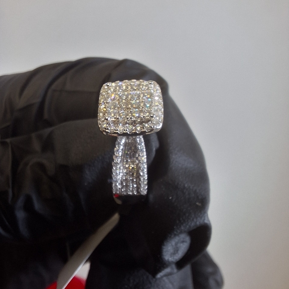 925 Sterling Silver Moissanite Women's Ring Size 7 - Picture 3 of 5